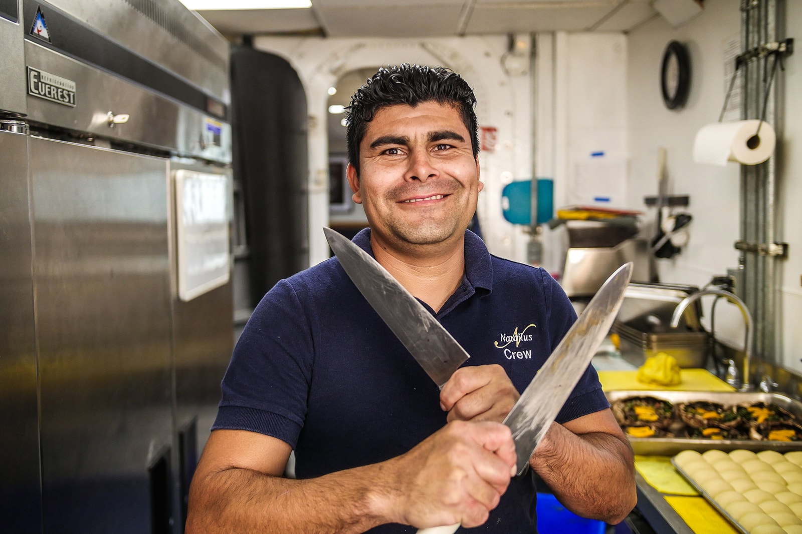 Liveaboard tours, Nautilus Crew